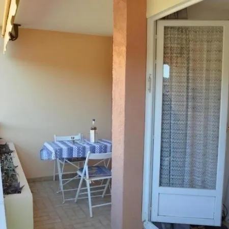 Bormes-les-mimosas, 2 Pieces, 4 Personnes - Fr-1-251-313 *